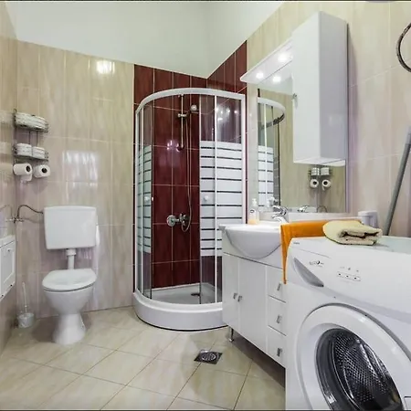 With A Parking Space - 11522 * Ζαντάρ