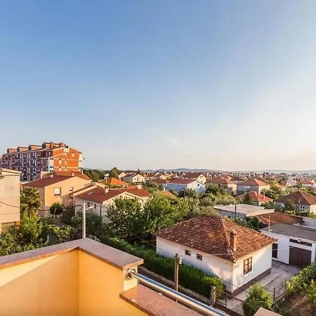 With A Parking Space - 11522 * Ζαντάρ