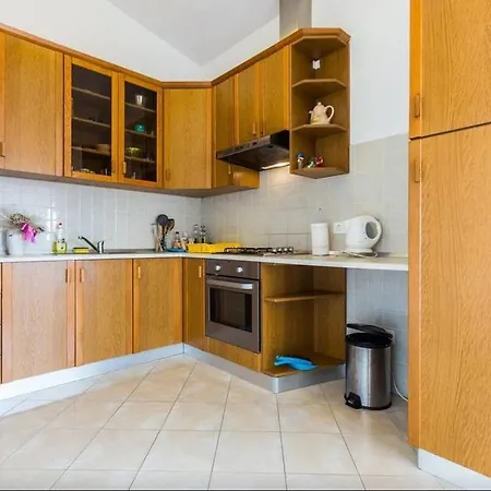 With A Parking Space - 11522 *