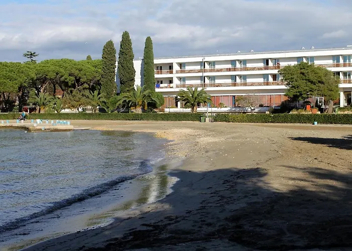 With A Parking Space - 11522